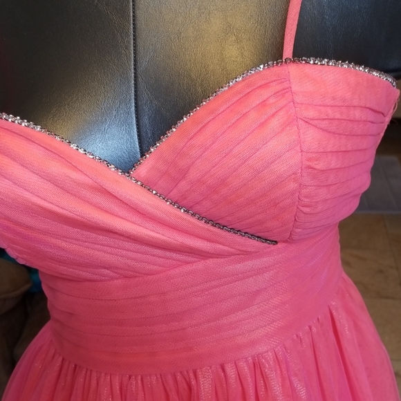 Dress - Picture 3 of 5